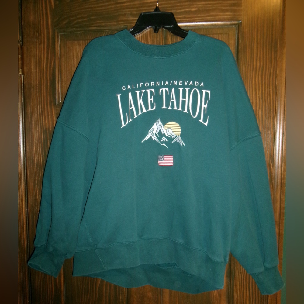 ABERCROMBIE LAKE TAHOE CREWNECK SIZE LARGE